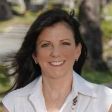 Headshot Monica de la Torre