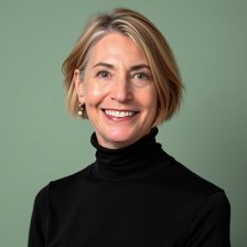 Headshot of Carrie Avery