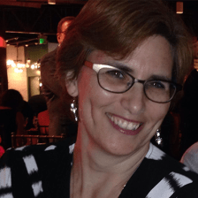 Headshot of Shira Saperstein.