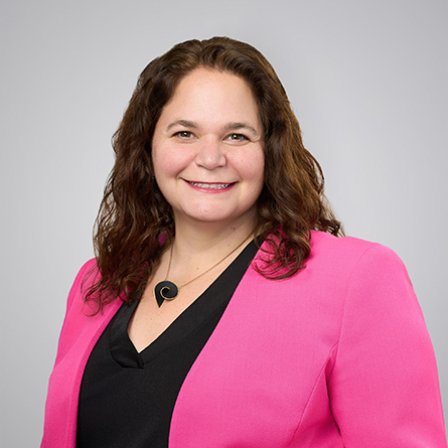 Sarah Dovere headshot