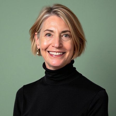 Headshot of Carrie Avery