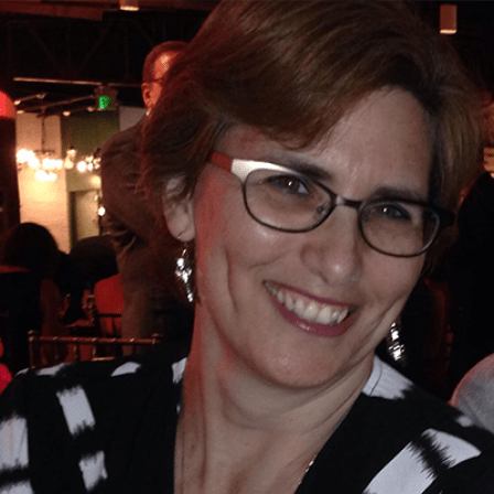 Headshot of Shira Saperstein.