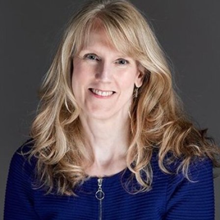 Headshot of Leanne Moss.