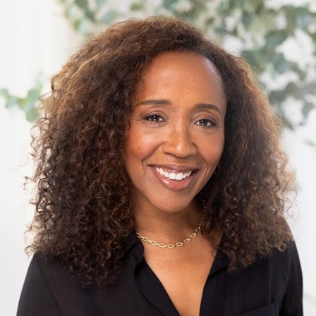 Stephanie Ellis-Smith headshot