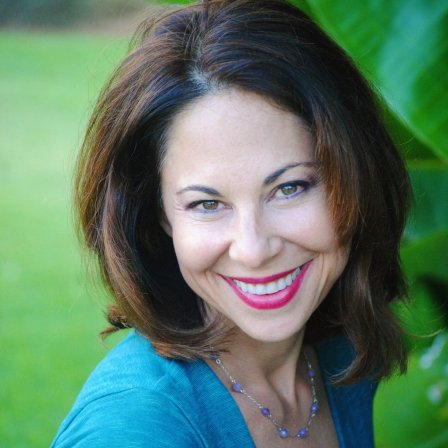 Headshot of Wendy Paris.