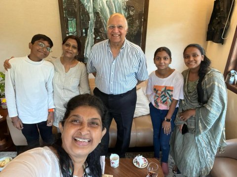 Ruyintan Mehta visiting with Akanksha Alumni and staff in Mumbai, July 2023
