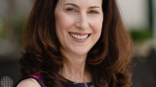 Debbie Brodsky headshot