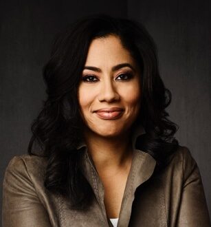 Liz Dozier headshot